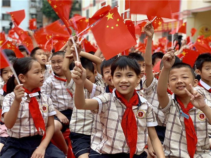 县西小学欢度六一.jpg