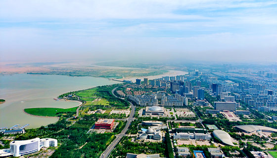 【百年奋斗路 百城访初心】系列报道：乌海，逐梦诗和远方